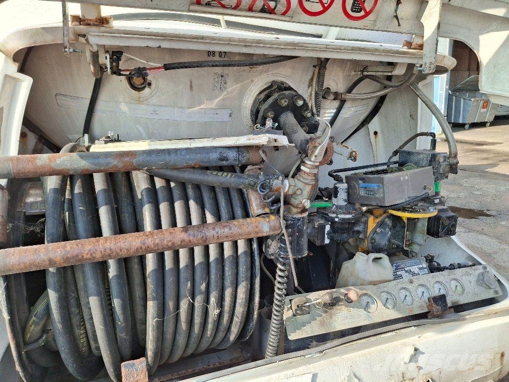 Renault MIDLUM 280DXI شاحنات ذات صهاريج