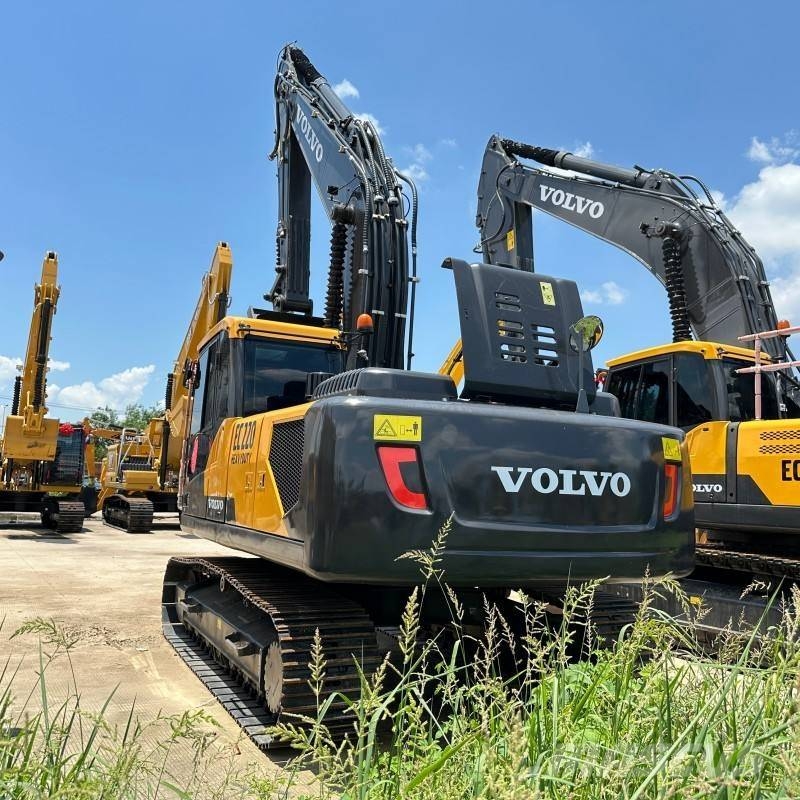 Volvo EC 220 大型油圧ショベル12t以上（パワーショベル・ユンボ）