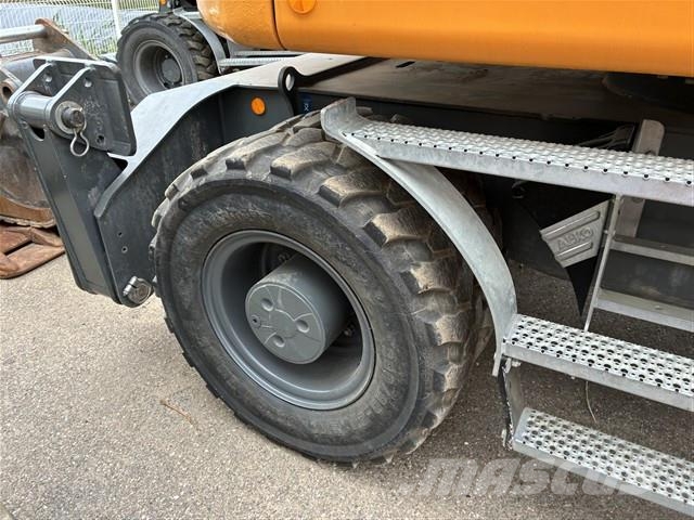 Liebherr A 916 Compact Litronic Pelle sur pneus