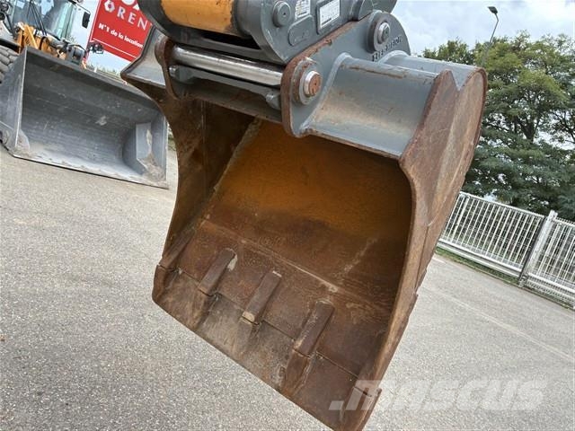 Liebherr A 916 Compact Litronic Pelle sur pneus