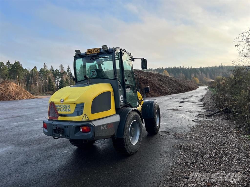 Wacker Neuson WL 52 لوادر بعجل
