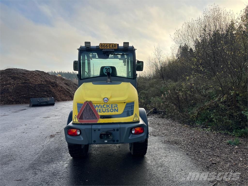 Wacker Neuson WL 52 لوادر بعجل