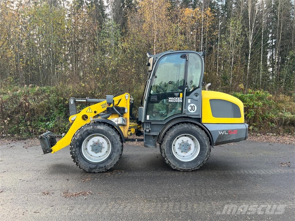 Wacker Neuson WL 52 لوادر بعجل
