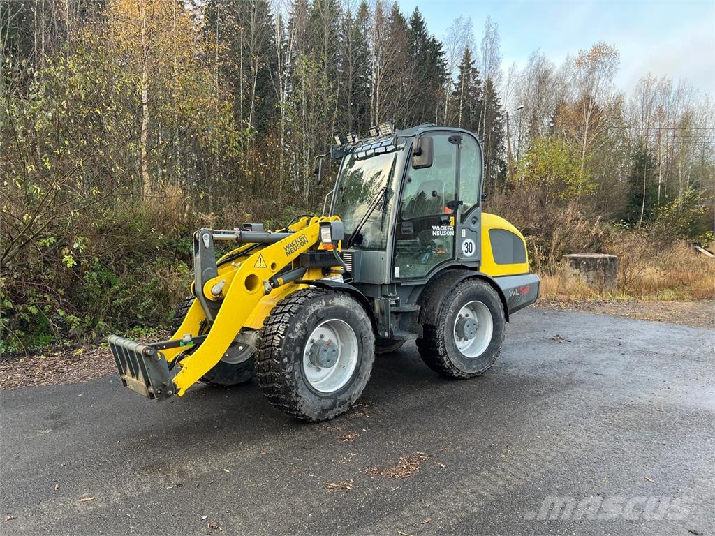 Wacker Neuson WL 52 لوادر بعجل
