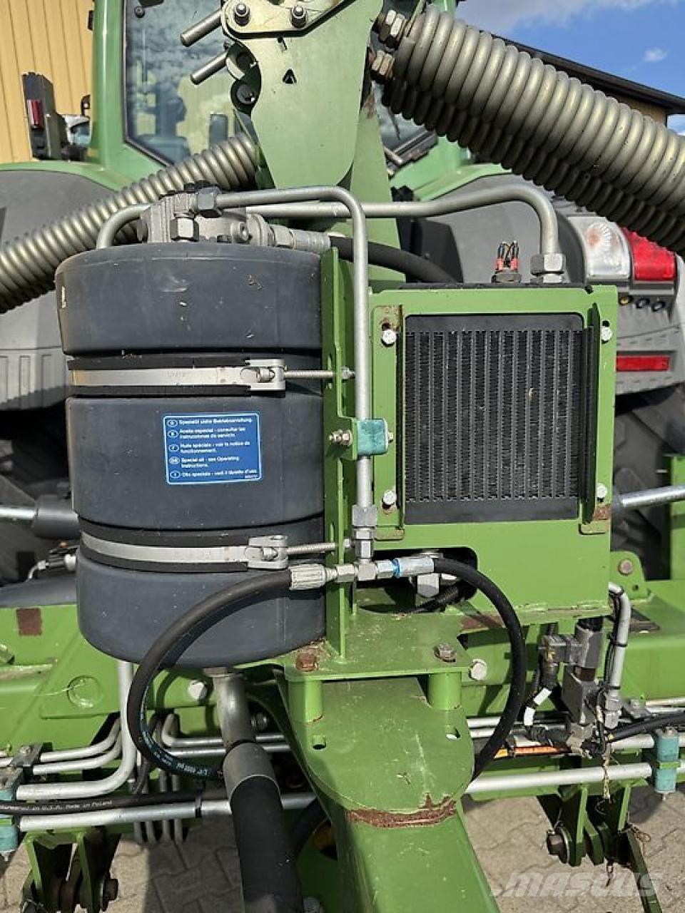 Krone Easy Cut F 320 CV und Easy Cut B 870 CV mit Schwad Maaiers