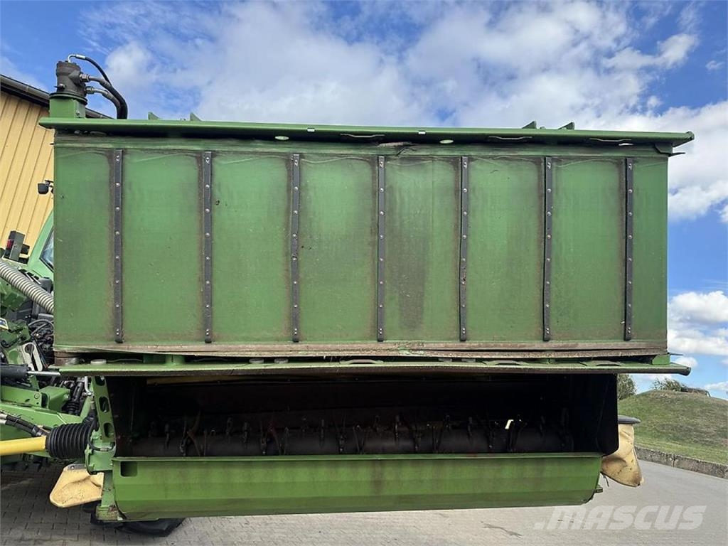 Krone Easy Cut F 320 CV und Easy Cut B 870 CV mit Schwad Maaiers