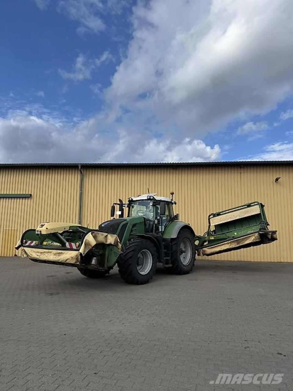 Krone Easy Cut F 320 CV und Easy Cut B 870 CV mit Schwad Maaiers