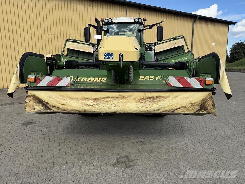 Krone Easy Cut F 320 CV und Easy Cut B 870 CV mit Schwad Maaiers