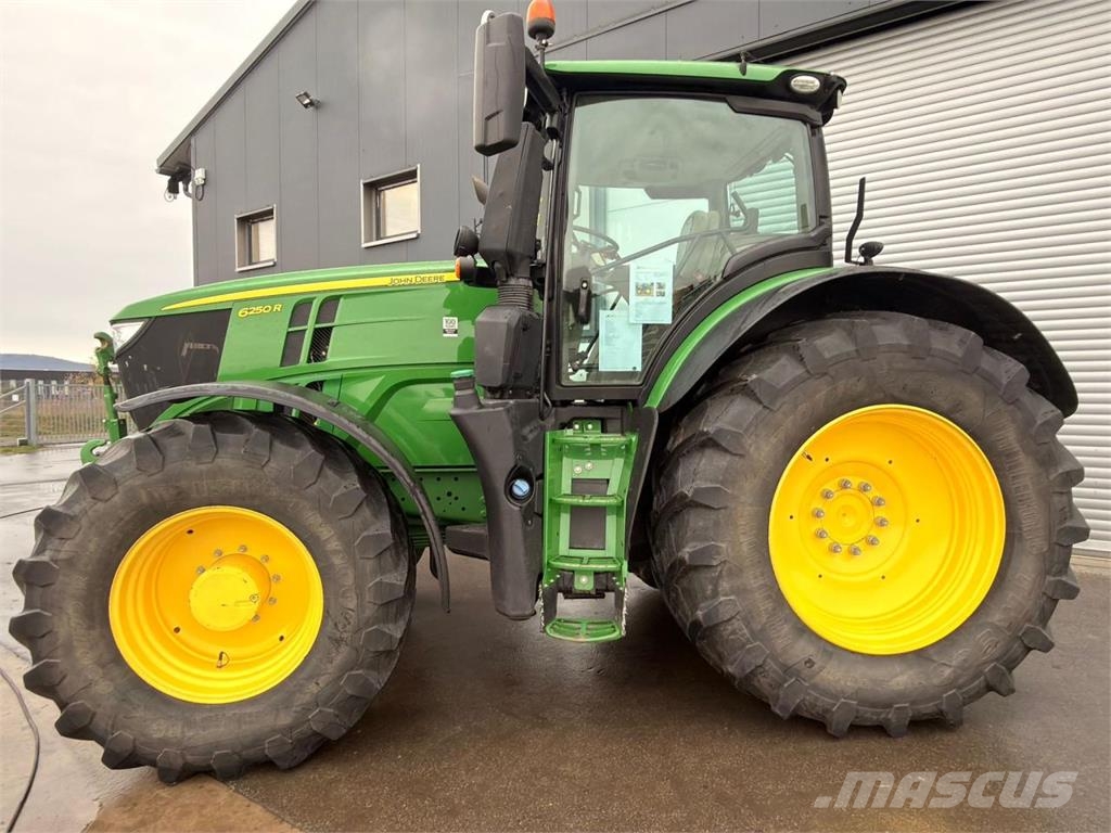 John Deere 6250R - Command PRO Tratores Agrícolas usados