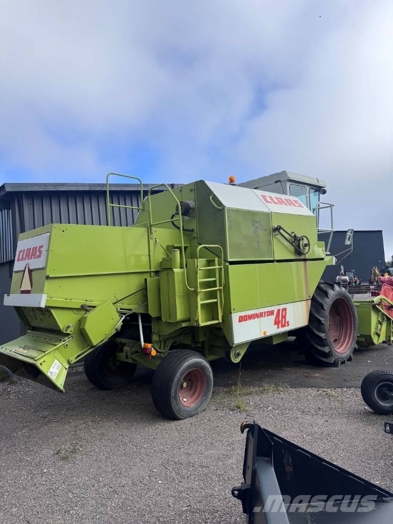 CLAAS Dominator 48 S Kombinované zberacie stroje