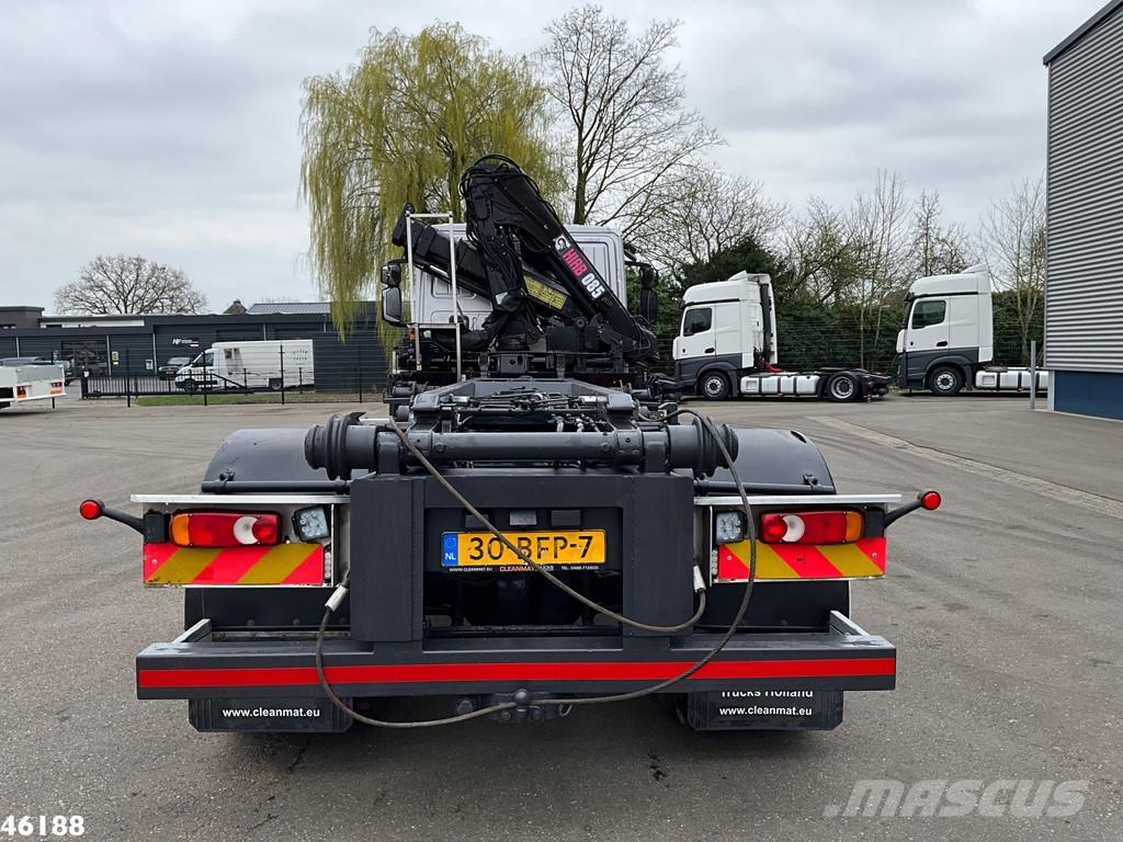 Iveco Eurocargo ML19EL28 Hiab 8 Tonmeter laadkraan Vrachtwagen met containersysteem