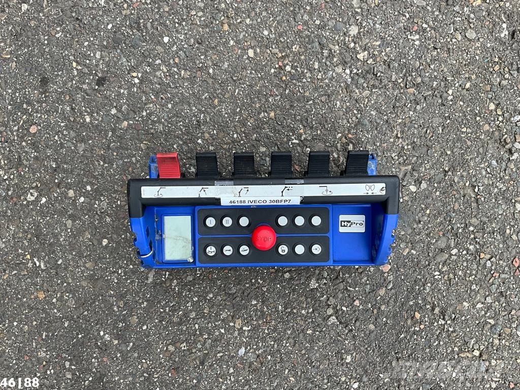 Iveco Eurocargo ML19EL28 Hiab 8 Tonmeter laadkraan 吊鉤式起重車