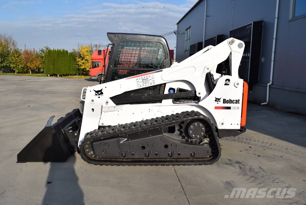 Bobcat T870 HIGH FLOW لوادر انزلاقية التوجيه