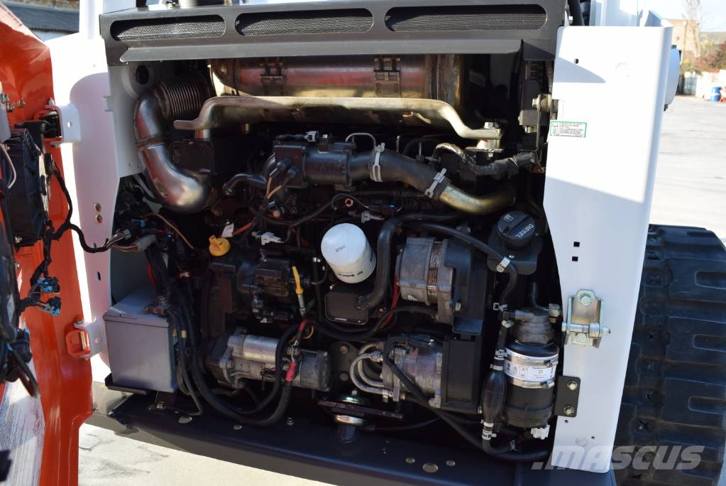 Bobcat T870 HIGH FLOW لوادر انزلاقية التوجيه