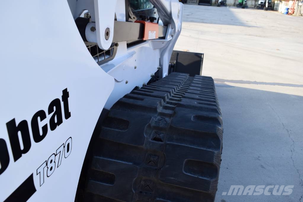 Bobcat T870 HIGH FLOW لوادر انزلاقية التوجيه