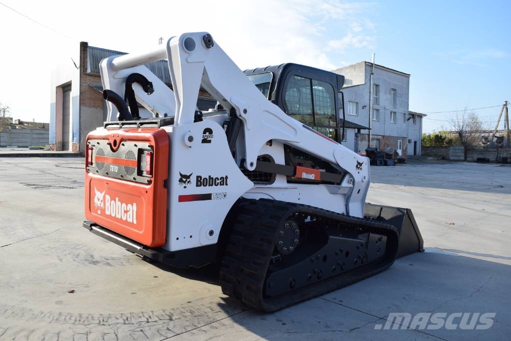 Bobcat T870 HIGH FLOW لوادر انزلاقية التوجيه