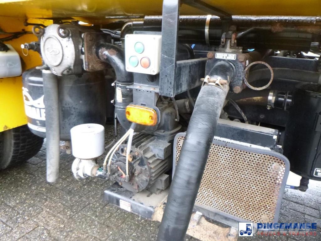 DAF LF 55.220 4X2 RHD Whale vacuum tank 8.1 m3 組合/真空油槽車
