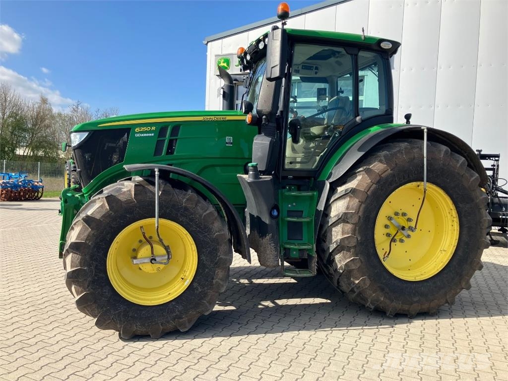 John Deere 6250R 트랙터