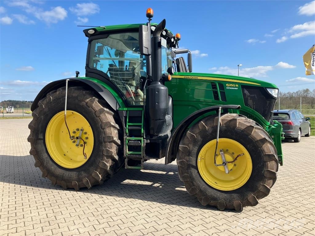 John Deere 6250R 트랙터