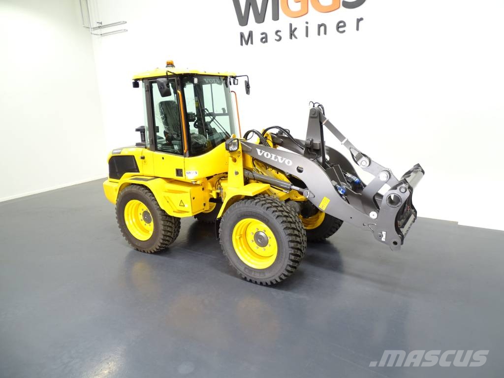 Volvo L30HT لوادر بعجل