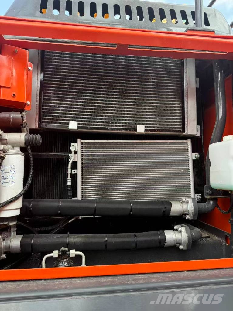 Doosan DX 300 LCA Kāpurķēžu ekskavatori