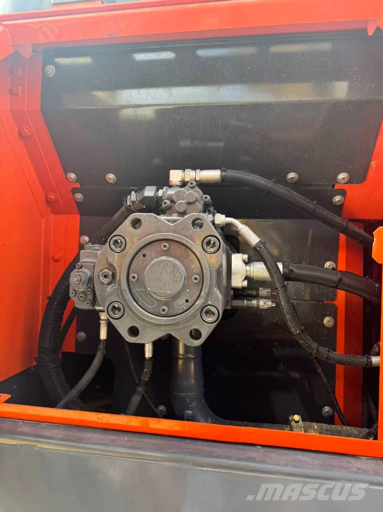 Doosan DX 300 LCA Kāpurķēžu ekskavatori