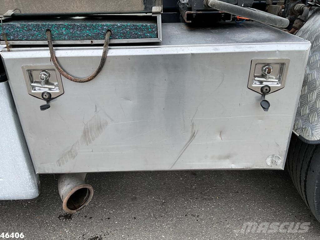 DAF FAQ CF 400 8x2 Euro 6 HMF 26 Tonmeter laadkraan Ju 工程吊钩车