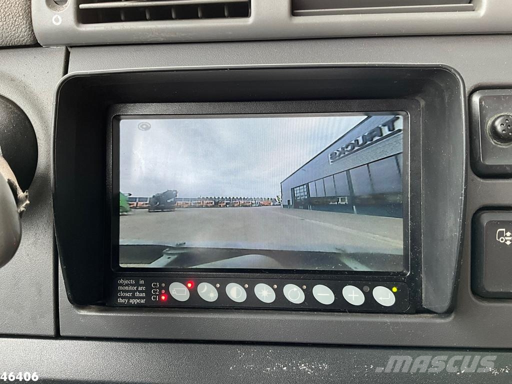 DAF FAQ CF 400 8x2 Euro 6 HMF 26 Tonmeter laadkraan Ju 工程吊钩车