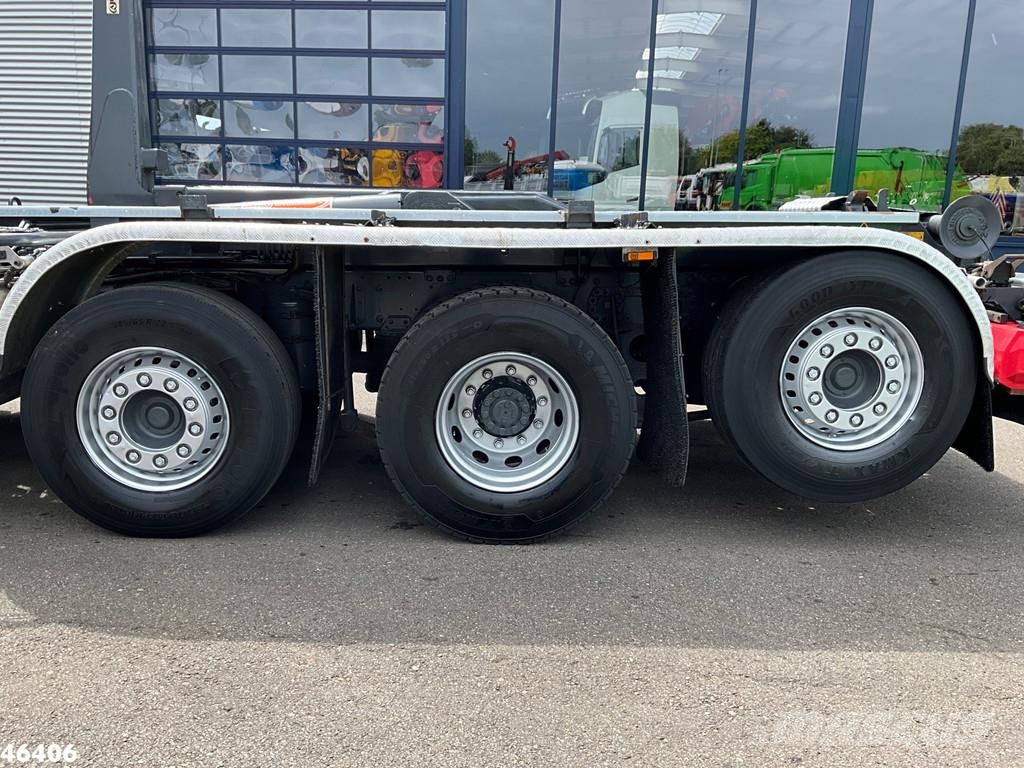 DAF FAQ CF 400 8x2 Euro 6 HMF 26 Tonmeter laadkraan Ju 工程吊钩车