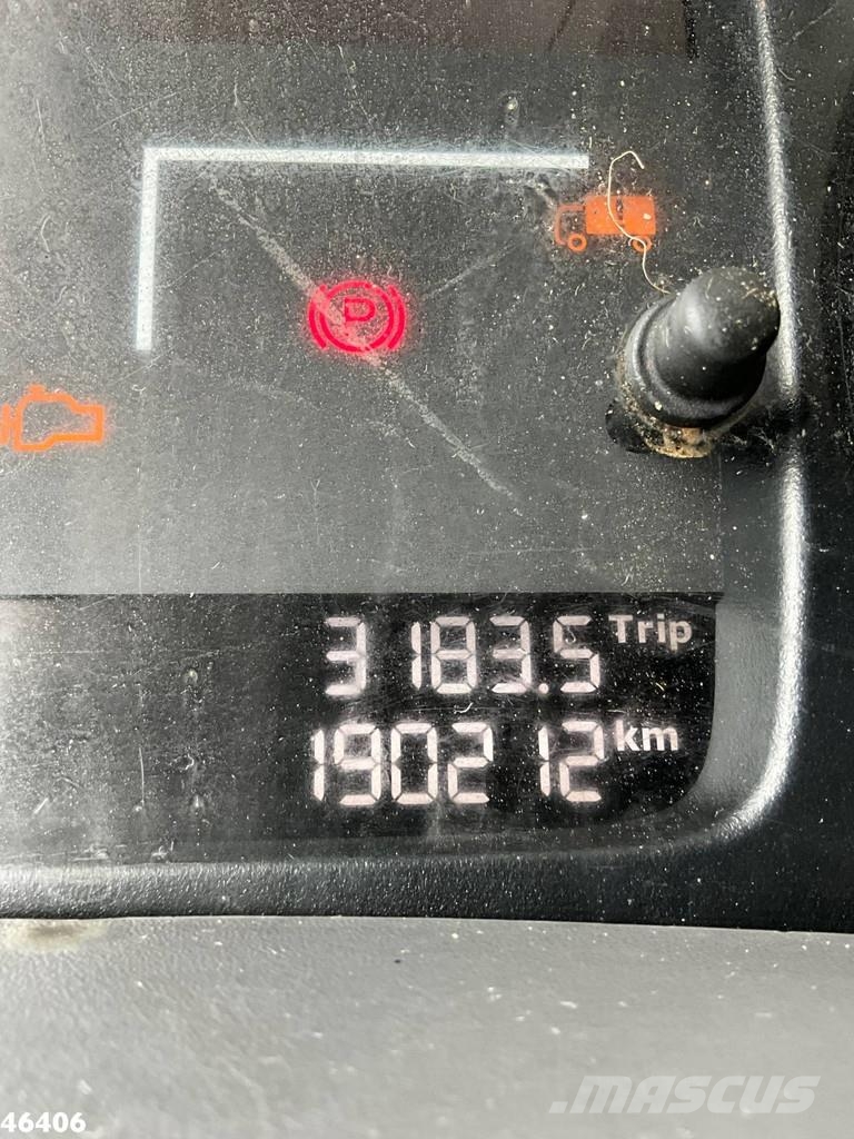 DAF FAQ CF 400 8x2 Euro 6 HMF 26 Tonmeter laadkraan Ju 工程吊钩车