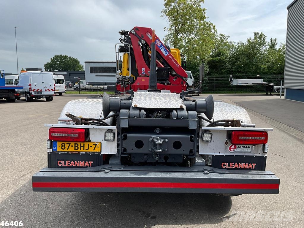 DAF FAQ CF 400 8x2 Euro 6 HMF 26 Tonmeter laadkraan Ju 工程吊钩车