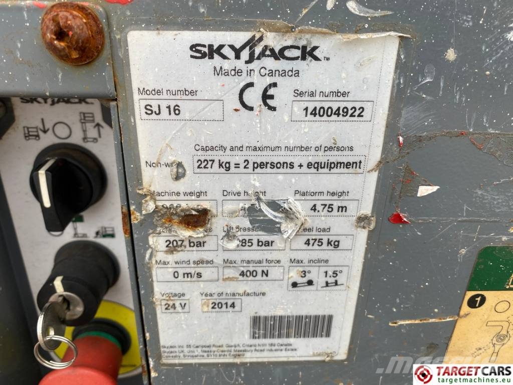 SkyJack SJ16 Vertical Mast Work Lift 675cm Vertikaalsed mast tõstukid