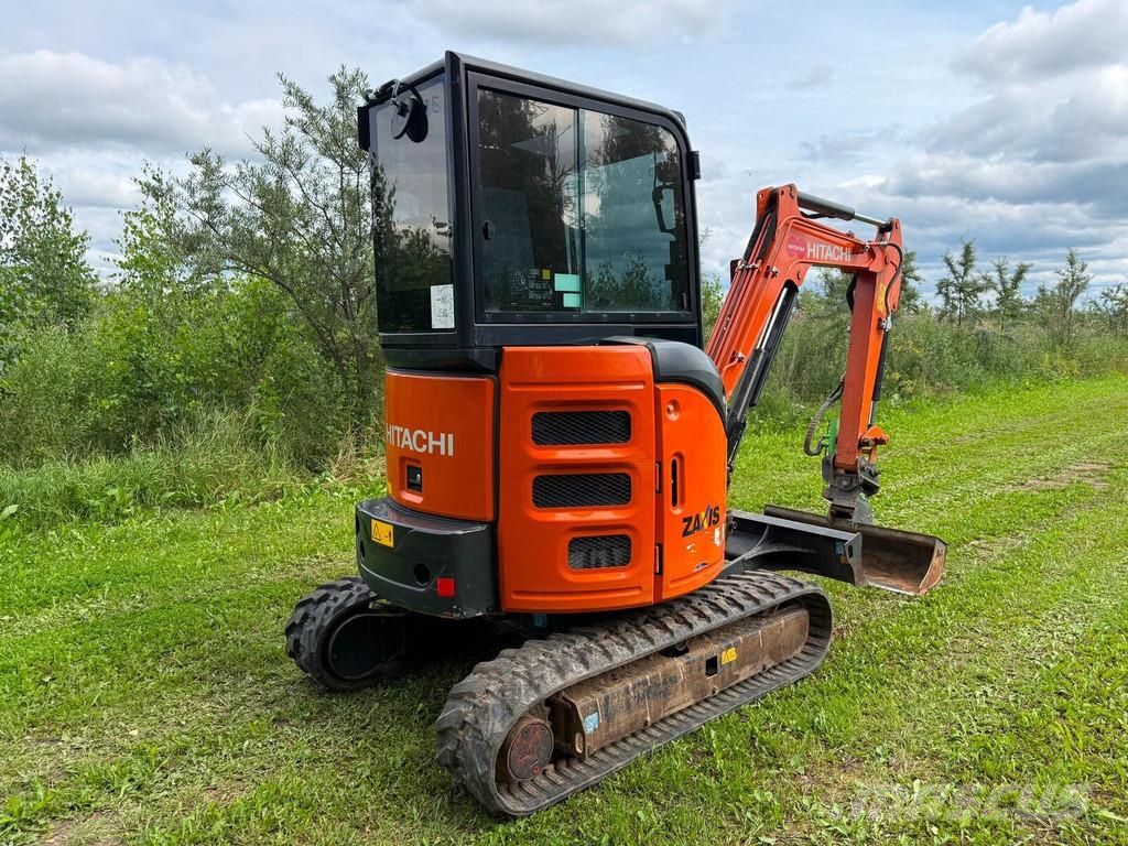 Hitachi ZX26U-6 Miniescavatori