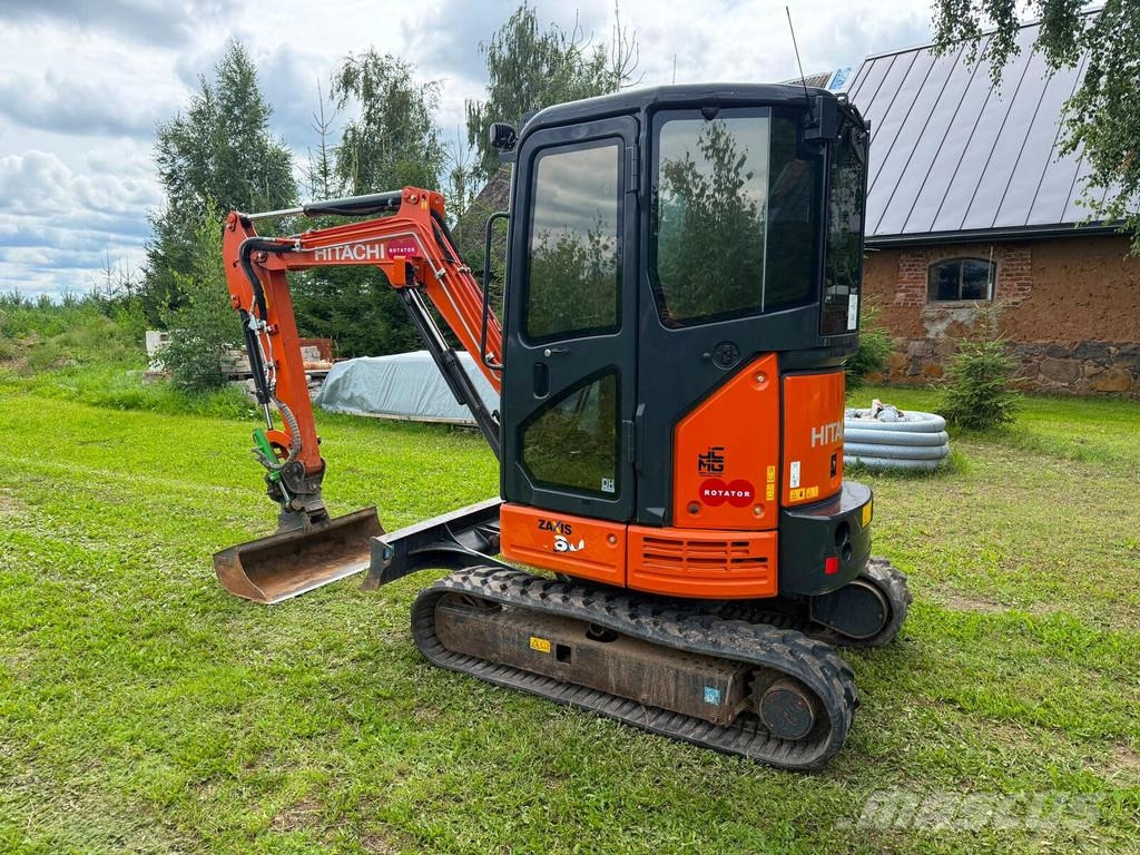 Hitachi ZX26U-6 Miniescavatori
