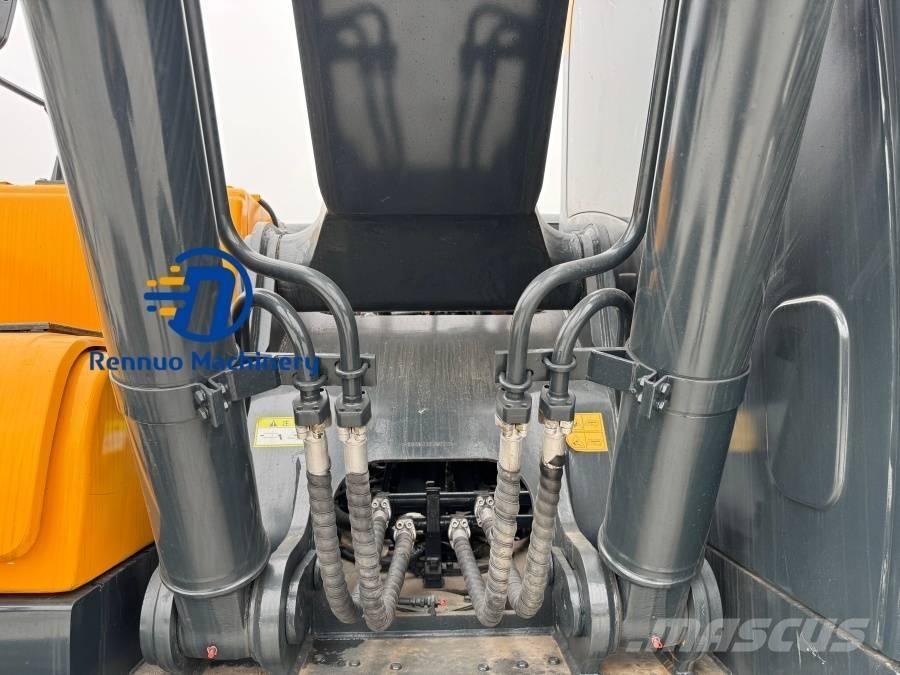 Hyundai R305LC-9T Гусеничні екскаватори