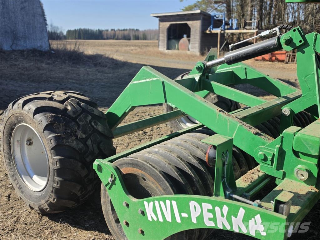 Kivi-Pekka Lamu 350 Kiekkomultaimet ja lautasäkeet