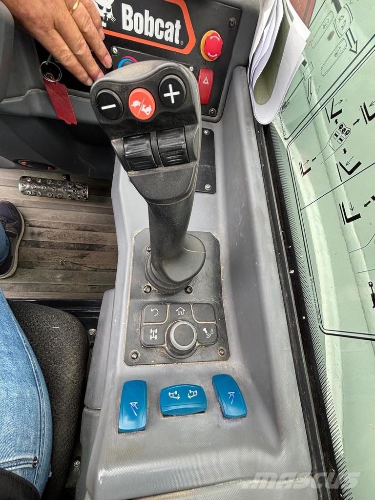 Bobcat T36.120 農業用伸縮臂裝載機