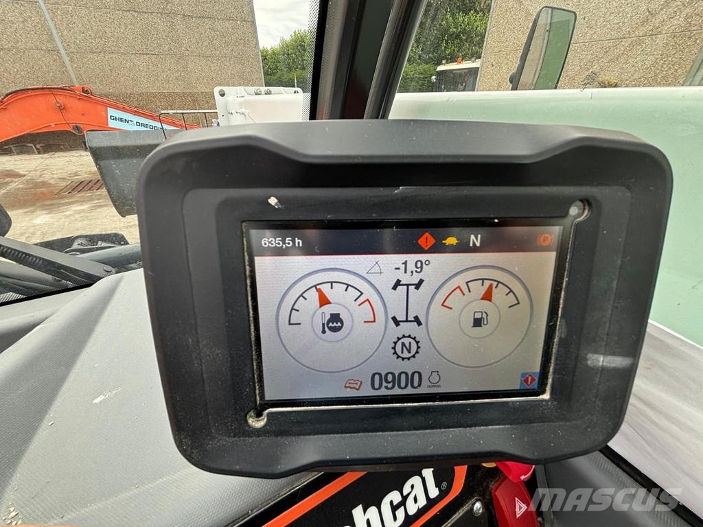 Bobcat T36.120 農業用伸縮臂裝載機