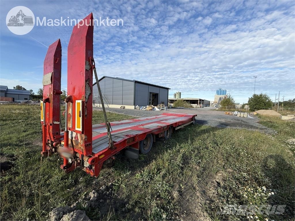 Goldhofer Tu-L 3-24/80 Низькорамні причепи