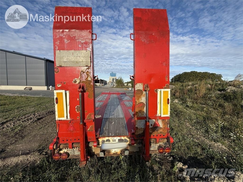 Goldhofer Tu-L 3-24/80 Низькорамні причепи