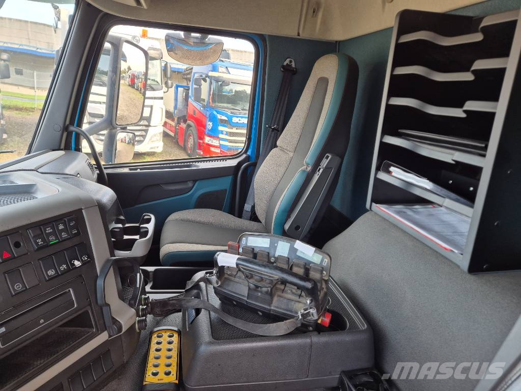 Volvo FM 500 8x4/4 // HIAB 244 EP-5 HIPRO // 3 way tip 크레인 트럭