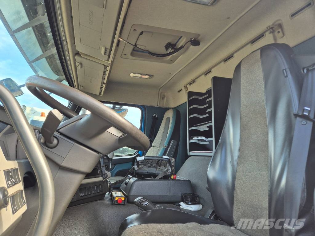 Volvo FM 500 8x4/4 // HIAB 244 EP-5 HIPRO // 3 way tip 크레인 트럭