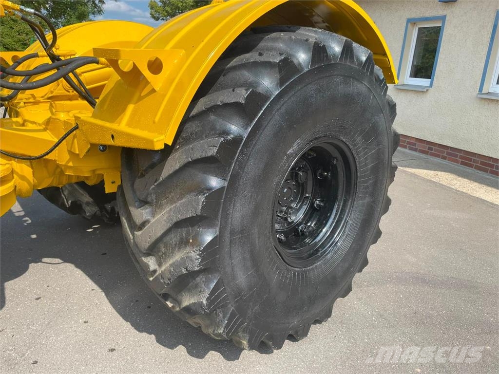 Kirovets K 701 V12 拖拉机/农用车