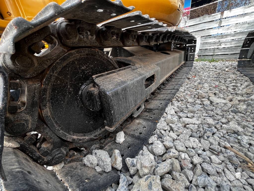 CAT 304 CR Mini kotrók < 7t