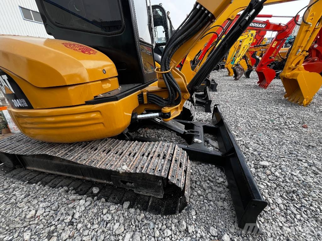 CAT 304 CR Mini kotrók < 7t