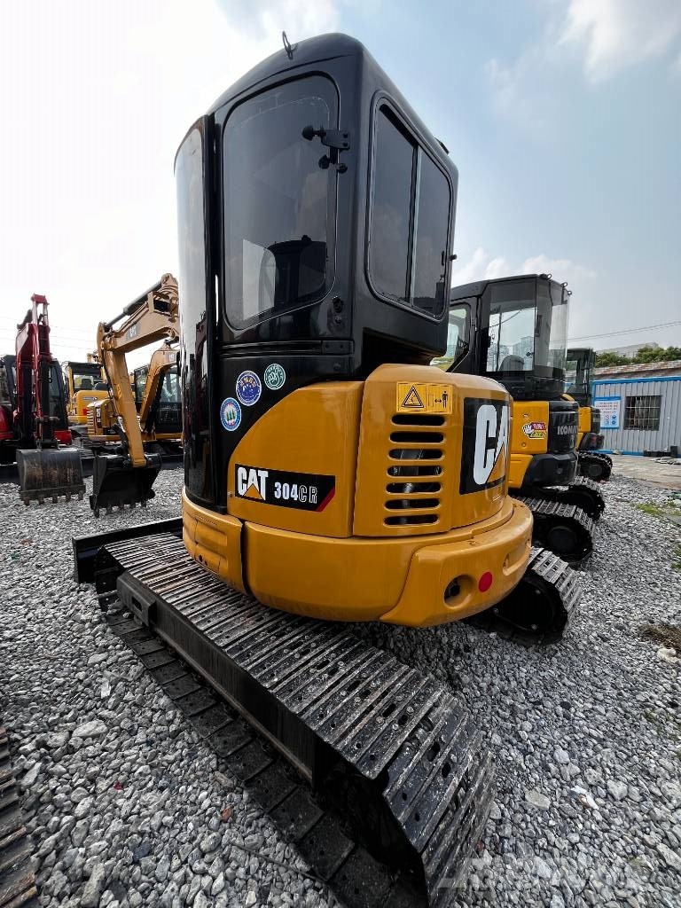 CAT 304 CR Mini kotrók < 7t