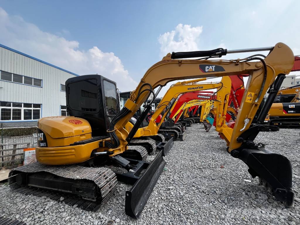 CAT 304 CR Mini kotrók < 7t