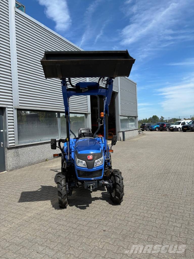 Iseki TLE 3410 HST met voorlader Tractores