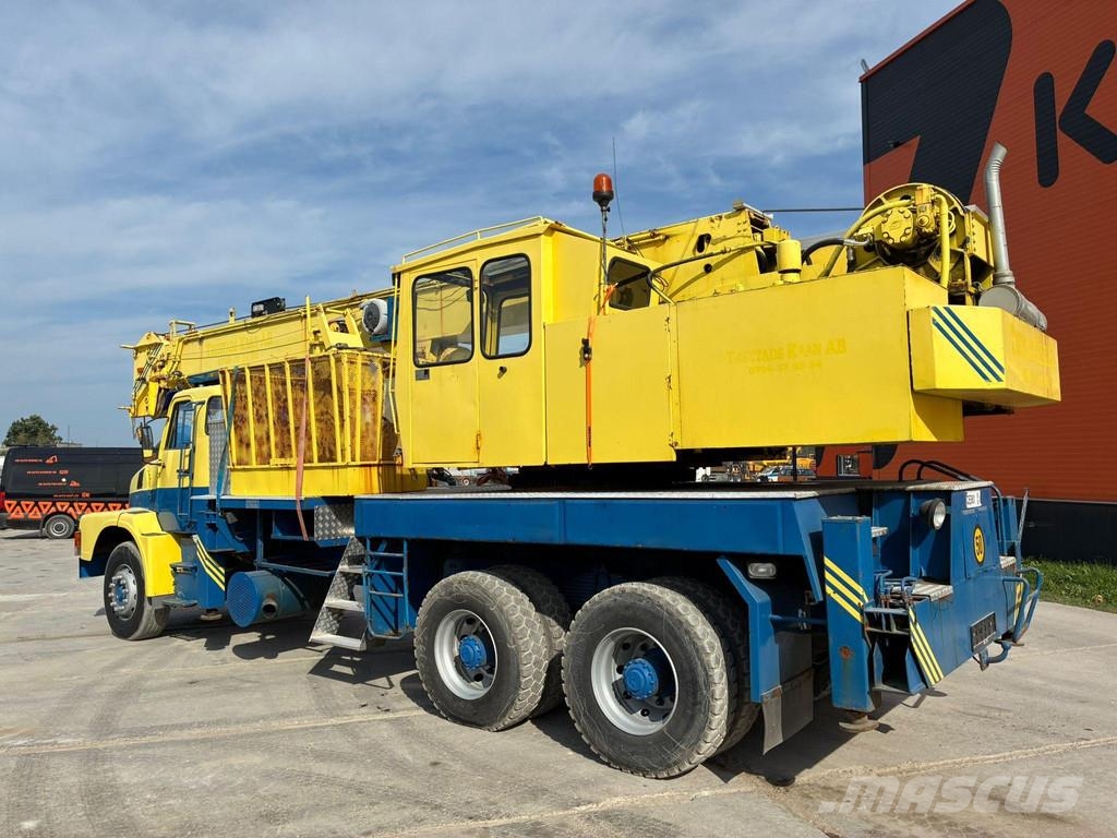 Volvo N 10 6x4 BJÖRNKRANAR C 1601 / 20 TON / BOOM 26,2 + 其他升降機械