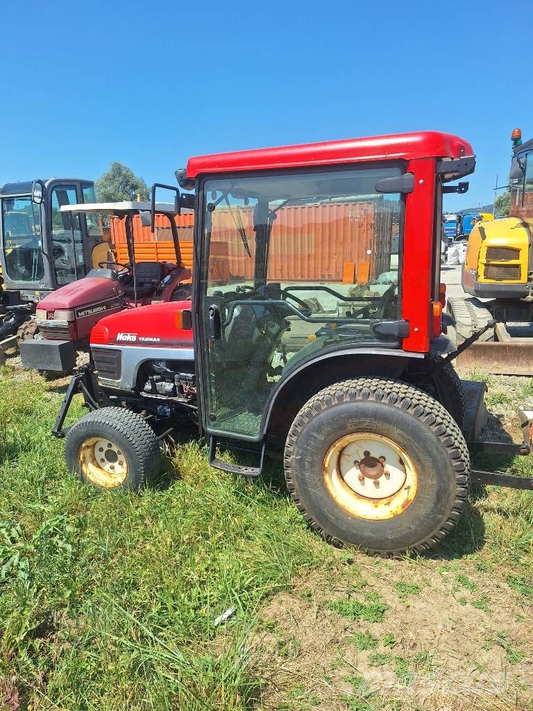 Yanmar Hakotrac 3100 DA جرارات ثنائية العجلات